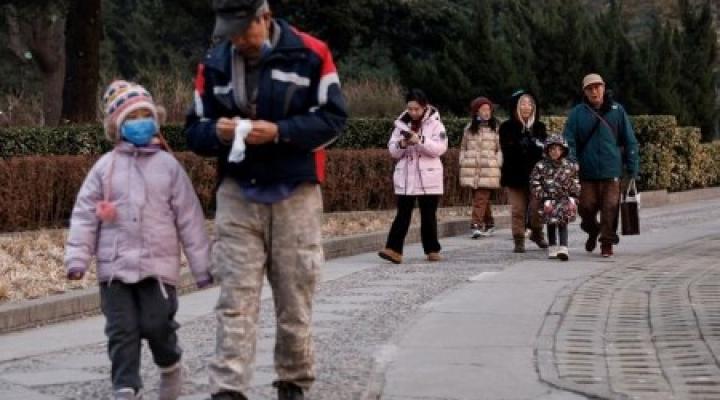China population drops for the second year